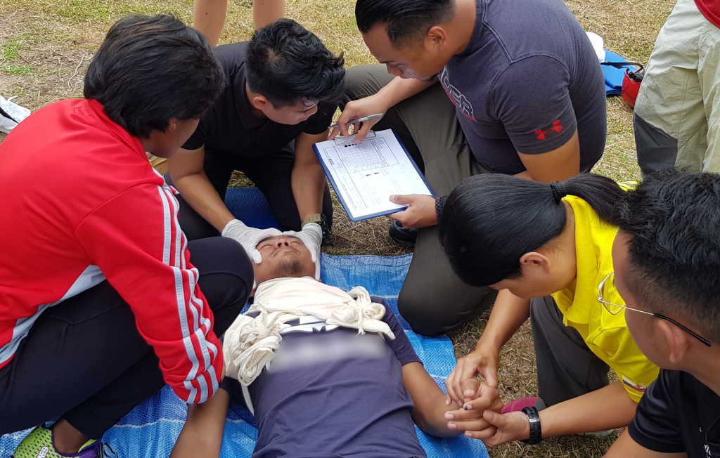 Wilderness First Aid Responder Course / Water Casualty Management Refresher Course 1